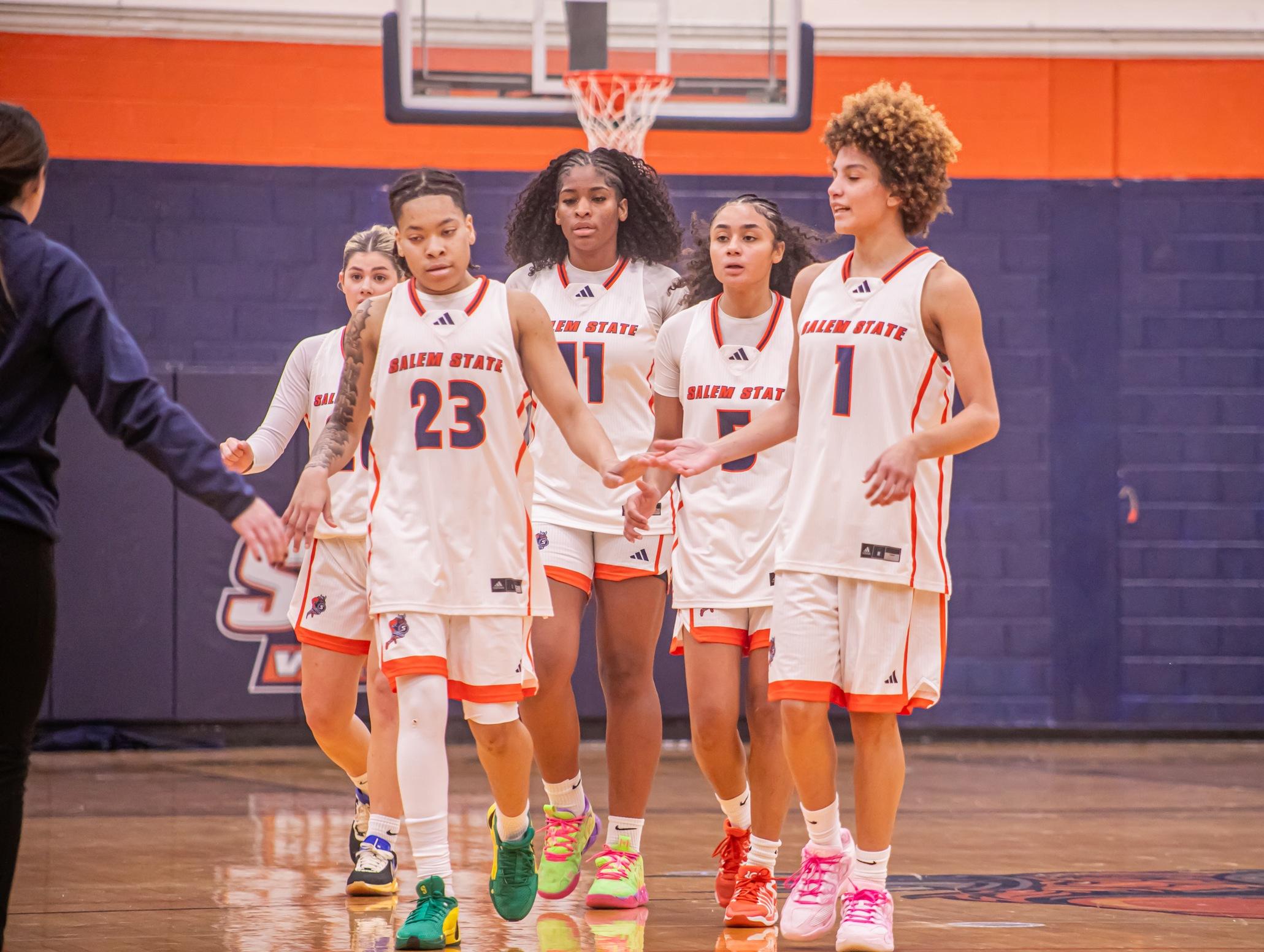 Wildcats Withstand Vikings, 76-51