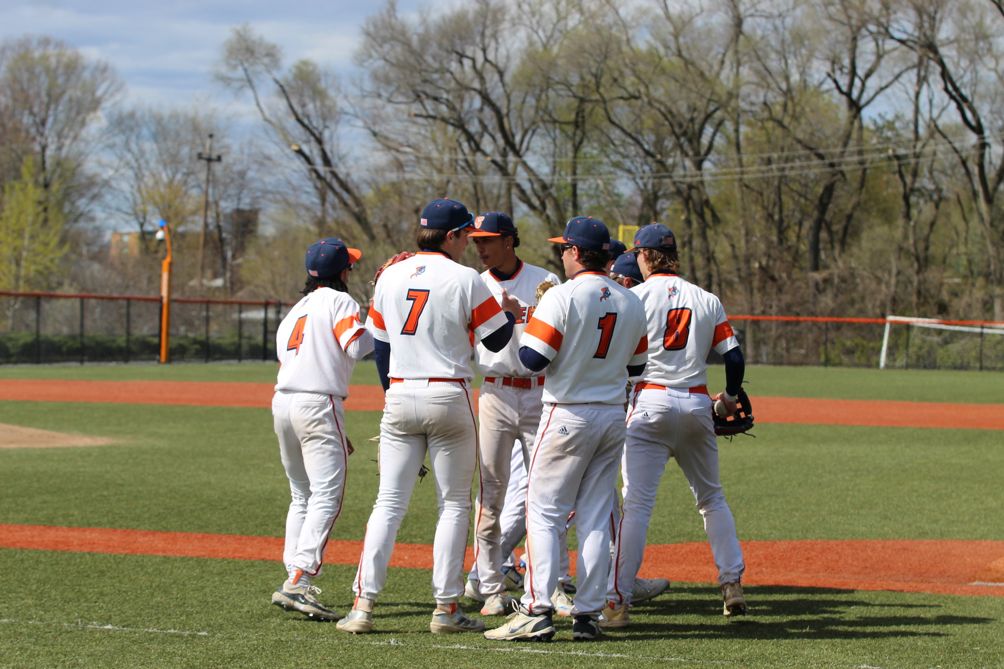 MASCAC SEMIFINALS: No. 2 Salem State Heads to No. 1 Bridgewater State