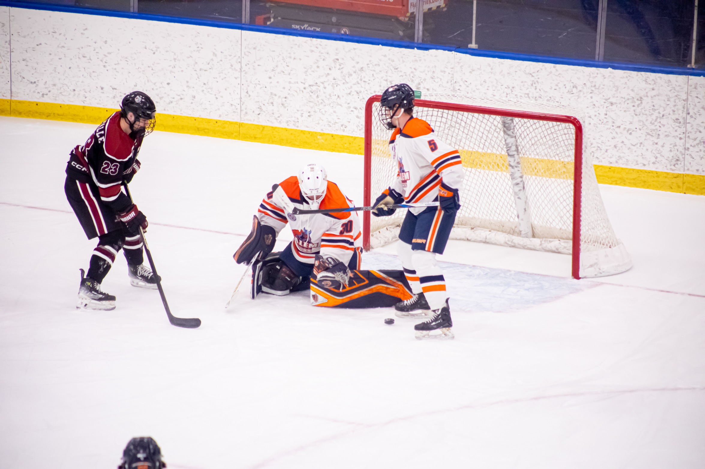 Men&rsquo;s Ice Hockey Blanks Framingham State in 3&ndash;0 MASCAC Conference Victory