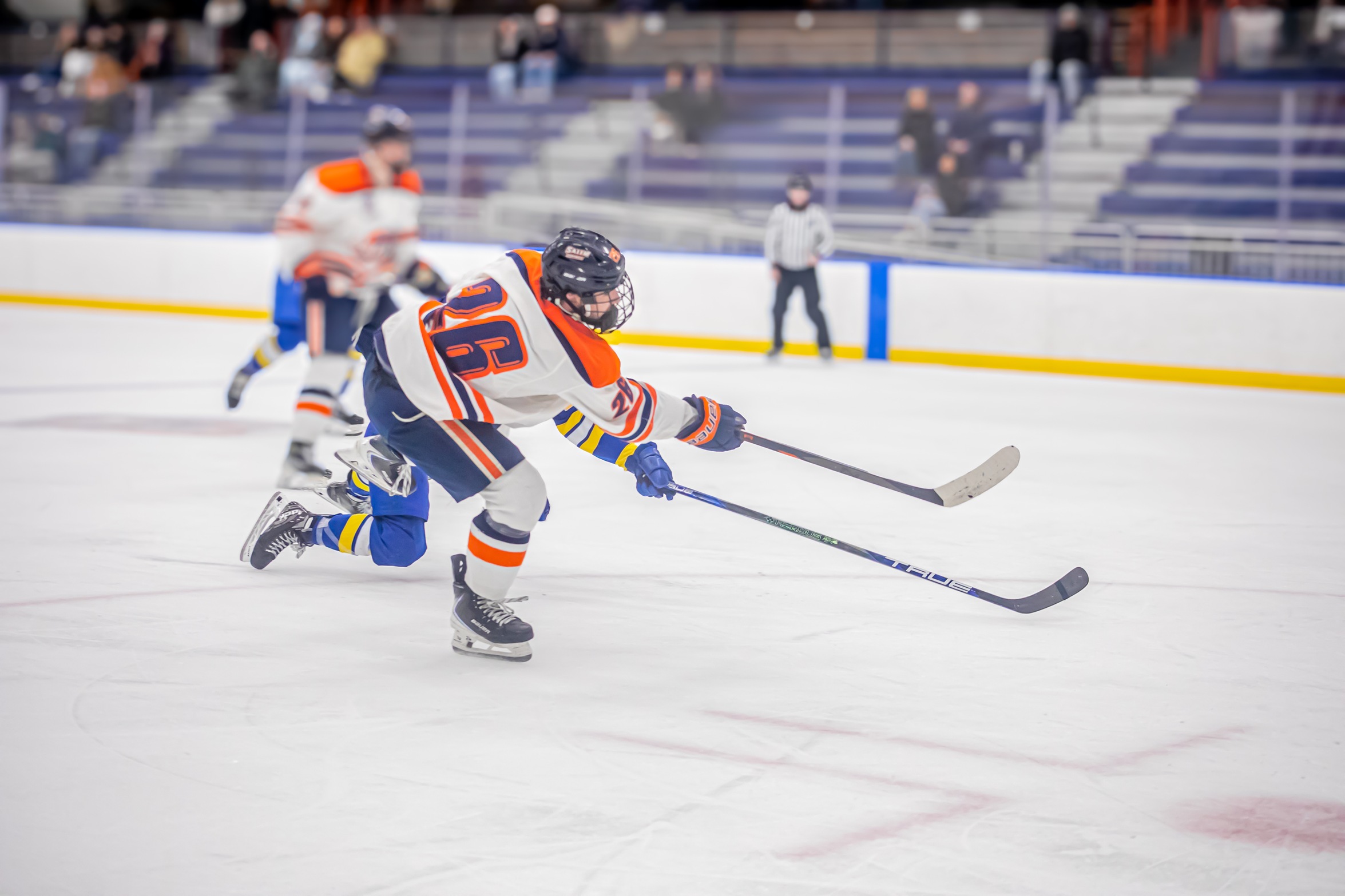 Vikings Defeat Lancers 5&ndash;2 in Conference Matchup