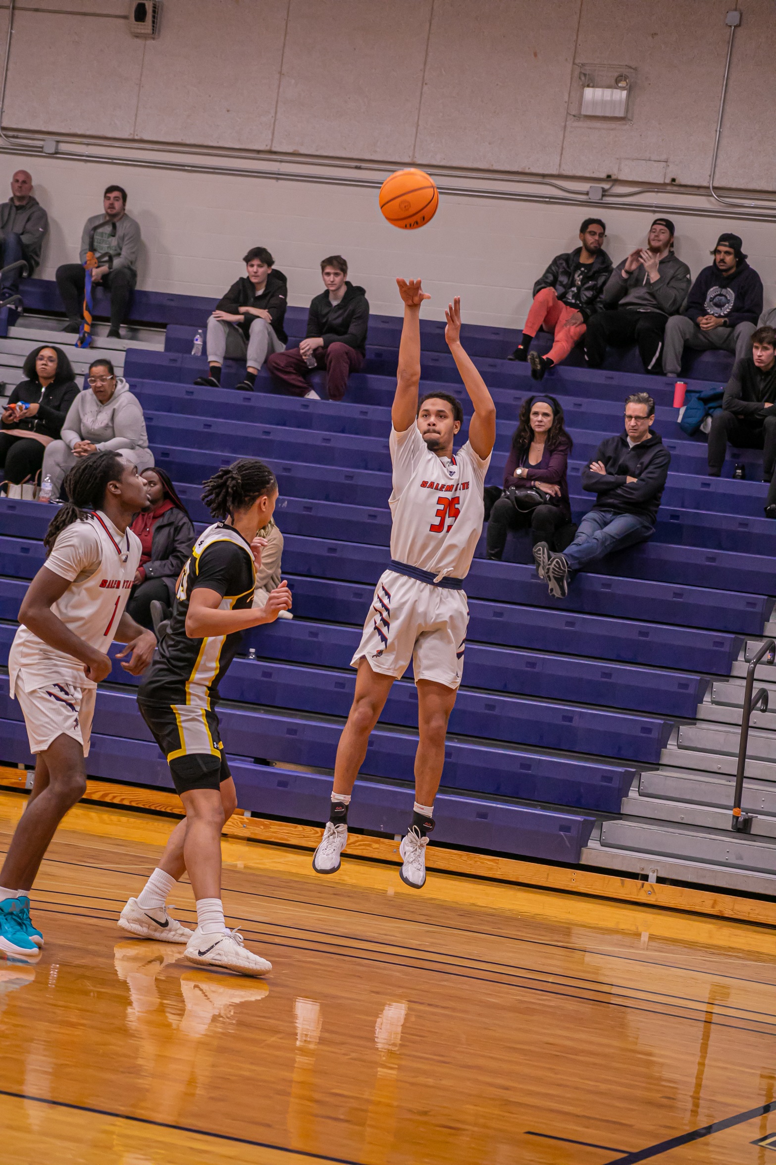 Men&rsquo;s Basketball Falls To Owls In Conference Matchup On The Road